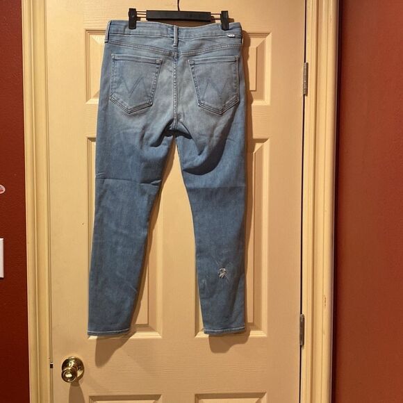 Mother The Looker Crop Skinny Jeans in Swimming Pool Sunday - Picture 6 of 10